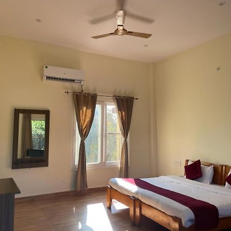 Karans Corbett Motel Ramnagar  Luaran gambar