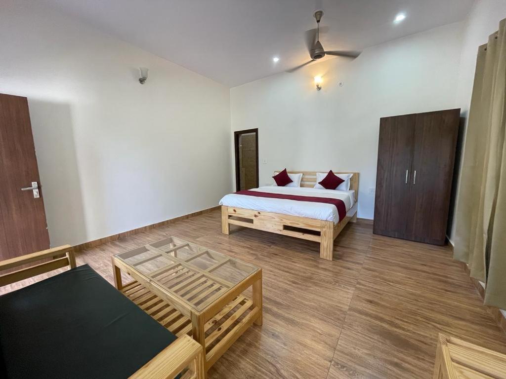 Karans Corbett Motel Ramnagar  Luaran gambar